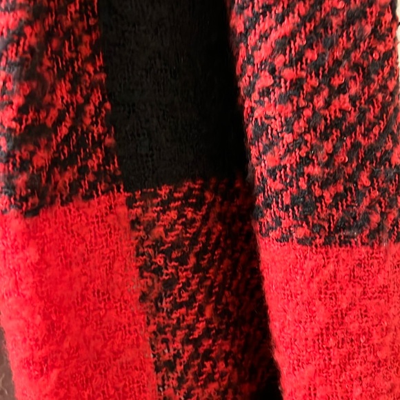 Buffalo Plaid Oversized Scarf - Picture 3 of 3